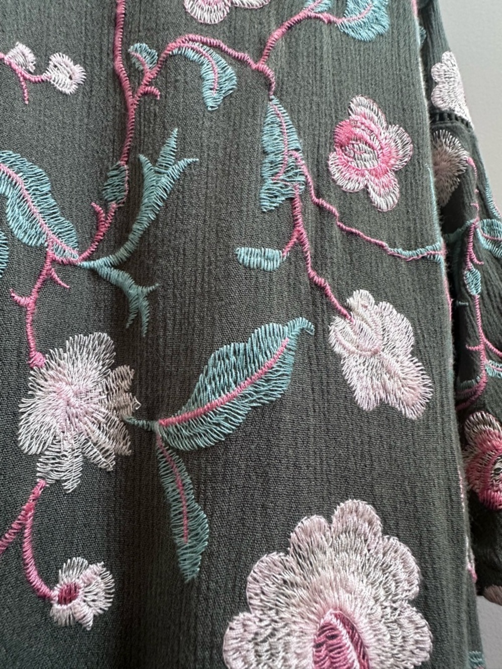 Luxology Embroidered Cold-Shoulder Olive Floral Dress with 3/4 flared sleeves - Picture 7 of 7